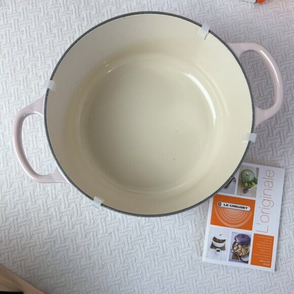 Le Creuset Dutch Oven 4.5Qt 4.2L Shell Pink #24 Brand New in Box 4.2 Casserole - Picture 5 of 11